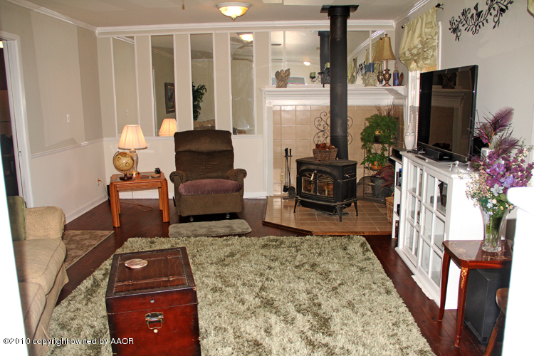 3504 Concord Road Amarillo, TX 79109 - Photo 5 of 30 Living Room