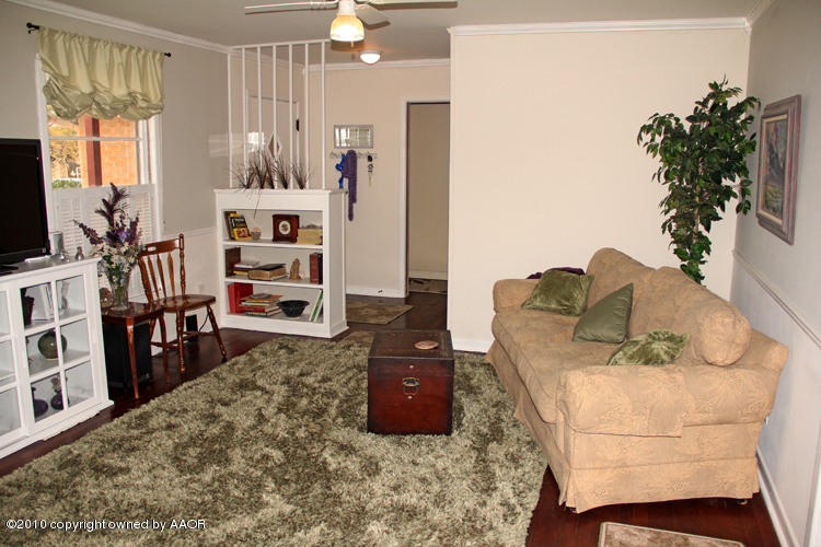 3504 Concord Road Amarillo, TX 79109 - Photo 6 of 30 Living Room 2
