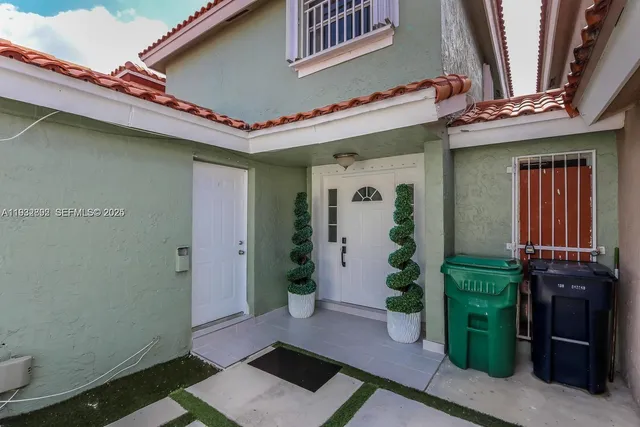 $1,400 | 1021 Southwest 104th Court, Unit 2, Miami, FL 33174