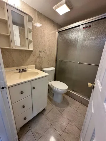 $1,400 | 1021 Southwest 104th Court, Unit 2, Miami, FL 33174