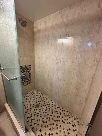 $1,400 | 1021 Southwest 104th Court, Unit 2, Miami, FL 33174