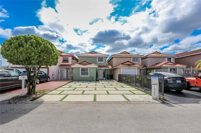 $1,400 | 1021 Southwest 104th Court, Unit 2, Miami, FL 33174