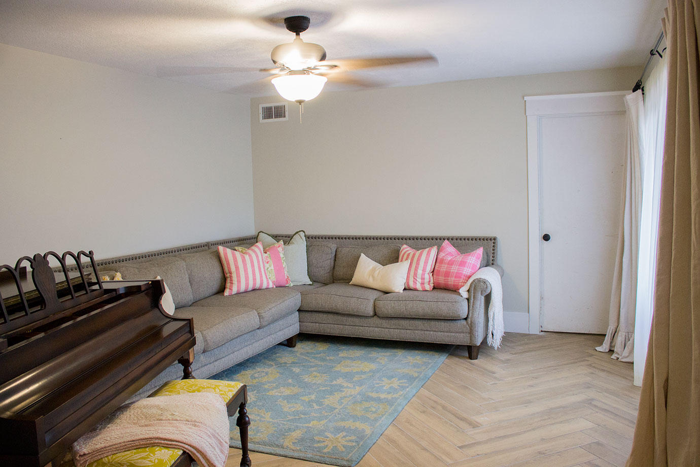 8265 Boca Rio Drive Boca Raton, FL 33433 - Photo 3 of 18 a living room with furniture