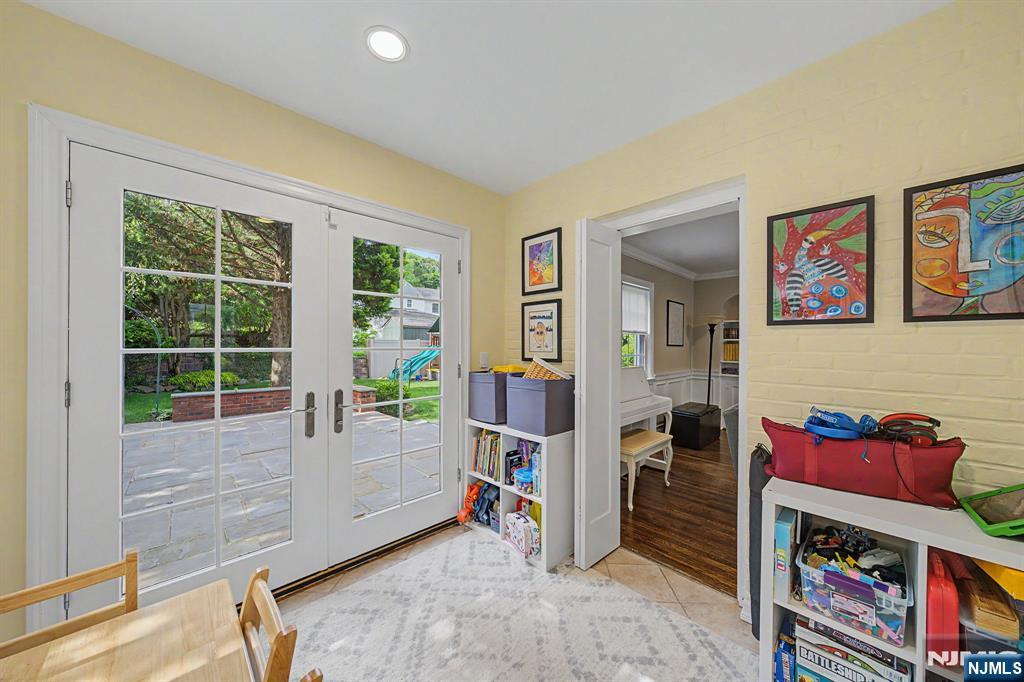 109 Windsor Road Tenafly, NJ 07670 - Photo 11 of 44