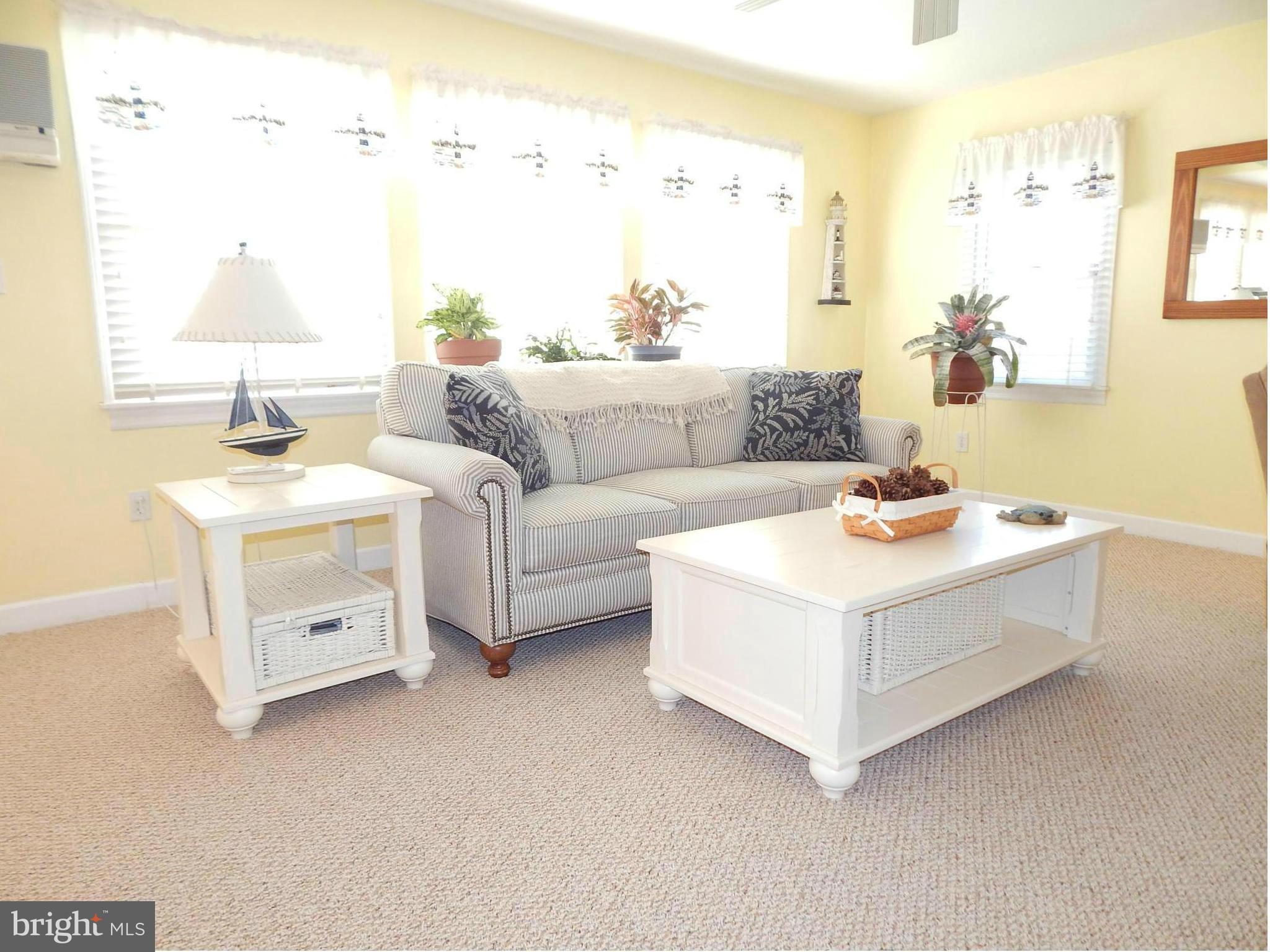 1243 Elm Road Baltimore, MD 21227 - Photo 13 of 29 Family Room