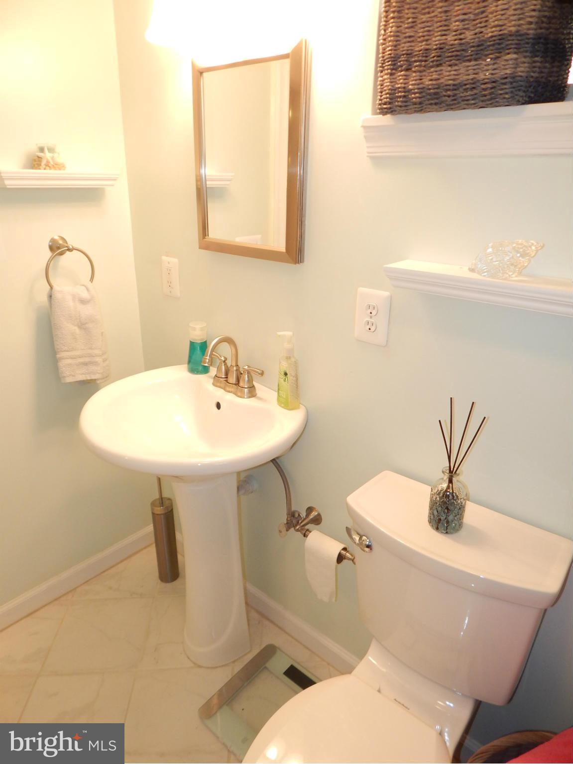 1243 Elm Road Baltimore, MD 21227 - Photo 26 of 29 Bath