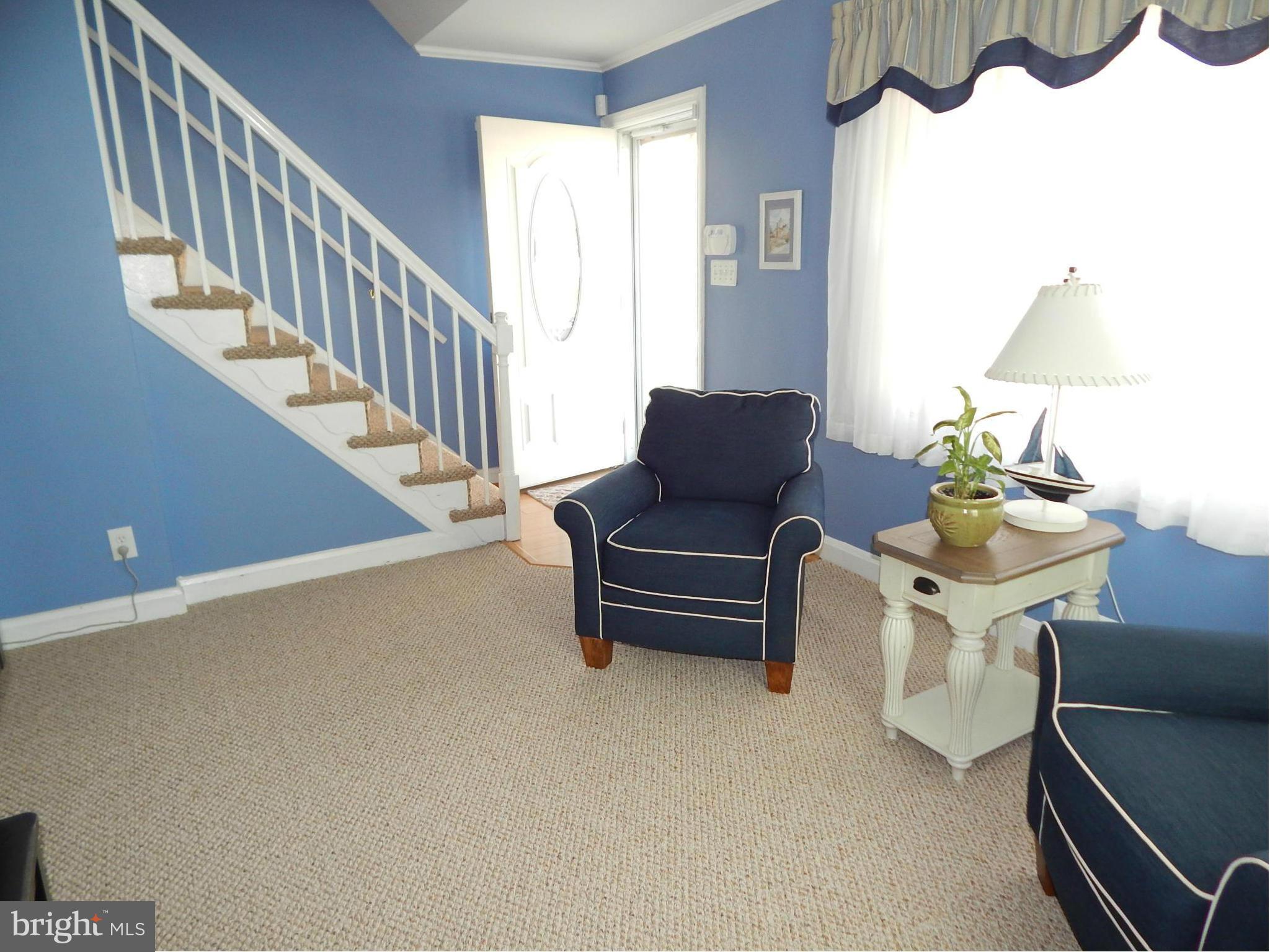 1243 Elm Road Baltimore, MD 21227 - Photo 4 of 29 Living Room