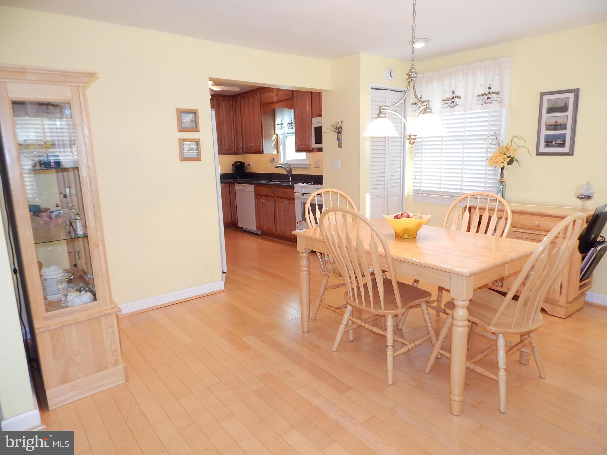 1243 Elm Road Baltimore, MD 21227 - Photo 10 of 29 Dining Room