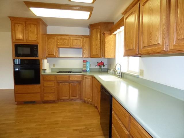 1890 Wards Creek Road Rogue River, OR 97537 - Photo 5 of 26 Custom cabinets with lots of thought ful