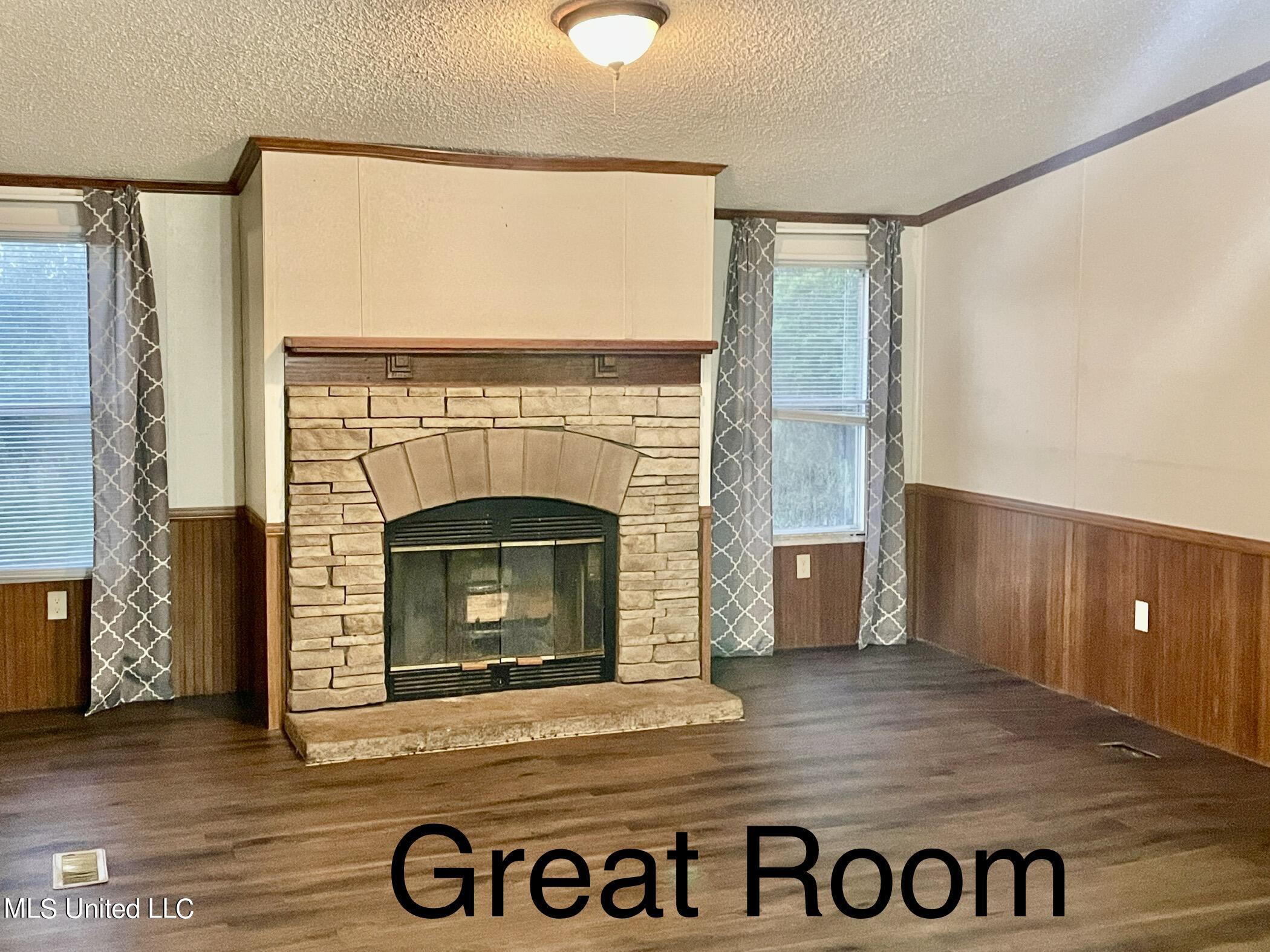 6400 Big Point Road Moss Point, MS 39562 - Photo 12 of 28 Great Room