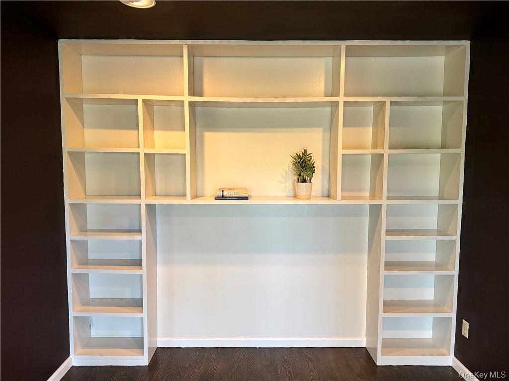 17 Rambling Brook Road Chappaqua, NY 10514 - Photo 11 of 32 Built in shelving/bookcase in bonus room/home office/den