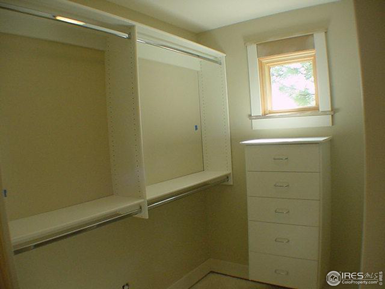 1395 Georgetown Road Boulder, CO 80305 - Photo 11 of 16 a bathroom with a window