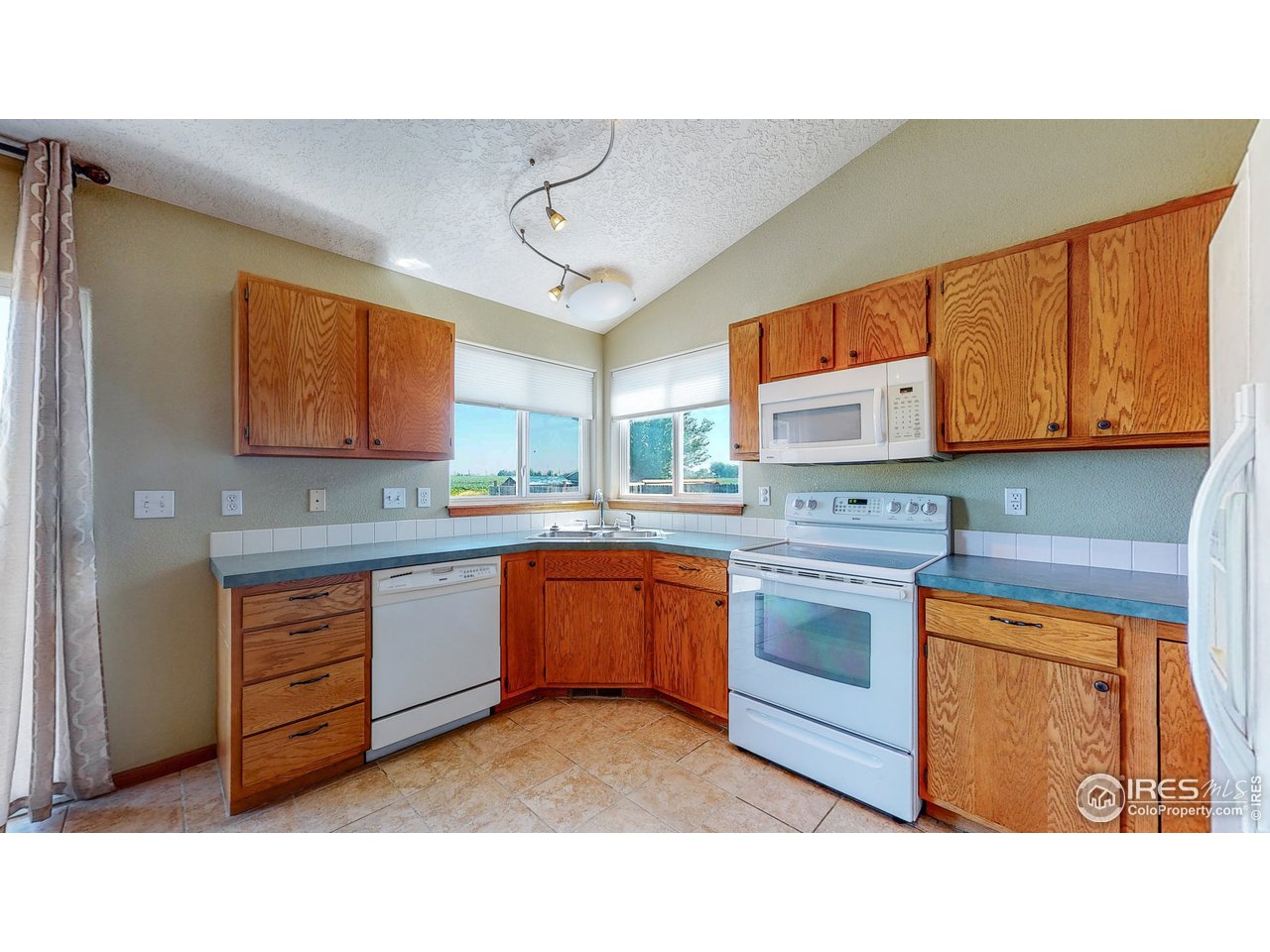 675 East 4th St Road Eaton, CO 80615 - Photo 3 of 32 Kitchen