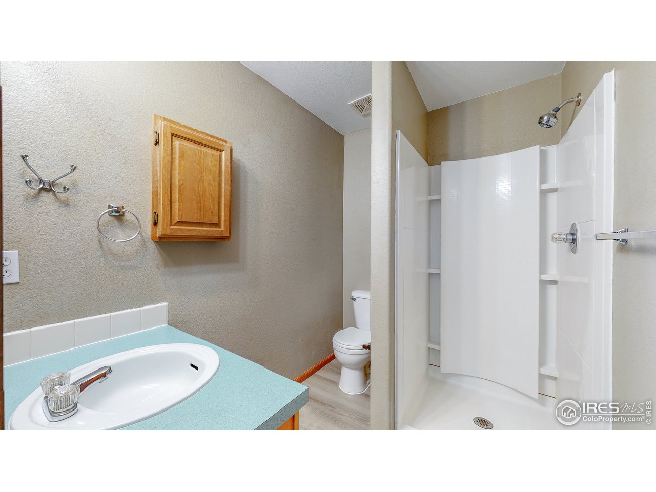 675 East 4th St Road Eaton, CO 80615 - Photo 9 of 32 Master Bathroom