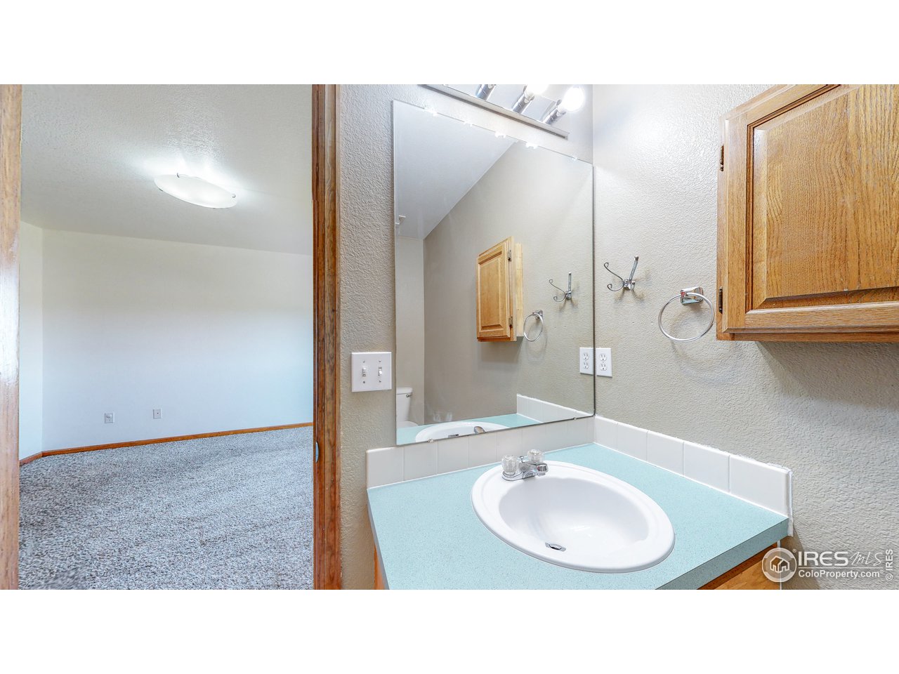 675 East 4th St Road Eaton, CO 80615 - Photo 10 of 32 Master Bathroom