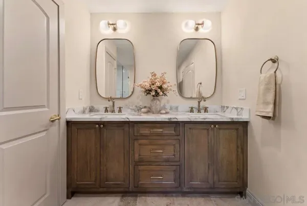 $4,350,000 | 8390 Cliffridge Lane, La Jolla, CA 92037