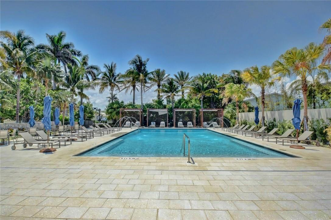 49 Cayuga Road Fort Lauderdale, FL 33308 - Photo 34 of 38 Community pool & cabanas