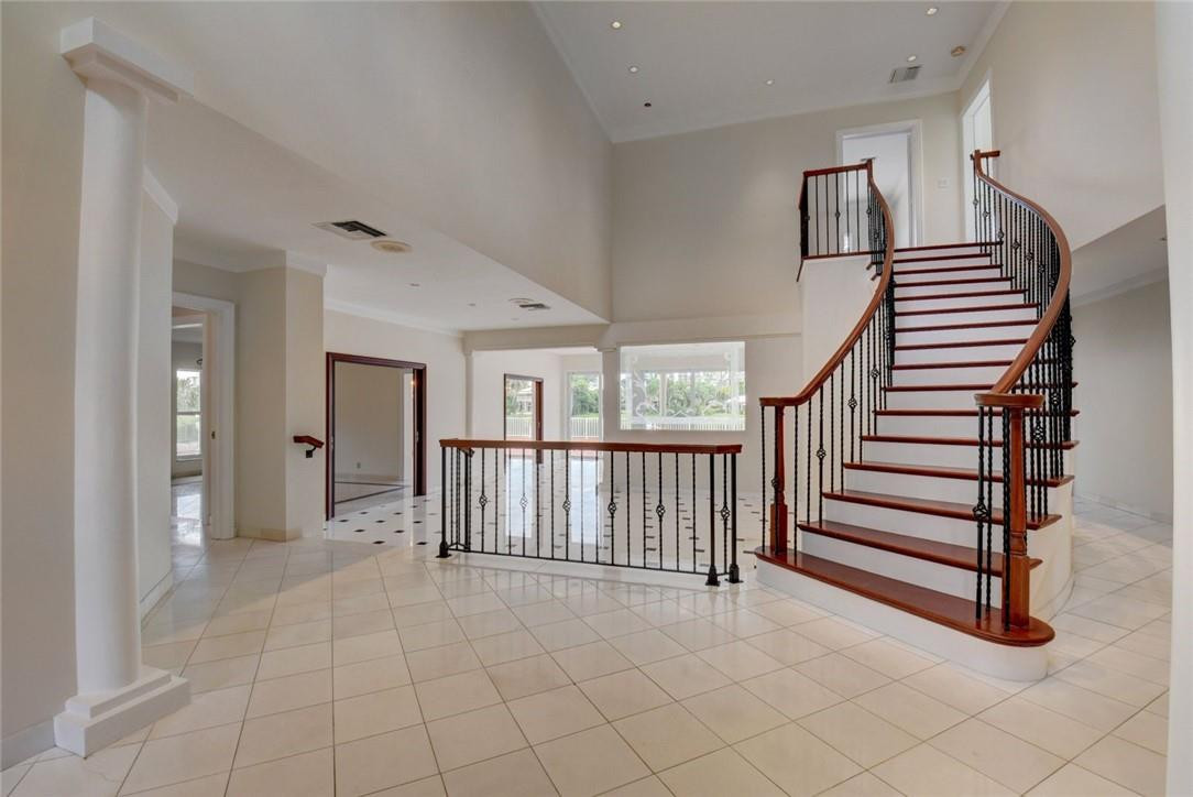 49 Cayuga Road Fort Lauderdale, FL 33308 - Photo 6 of 38 Entrance with high ceilings