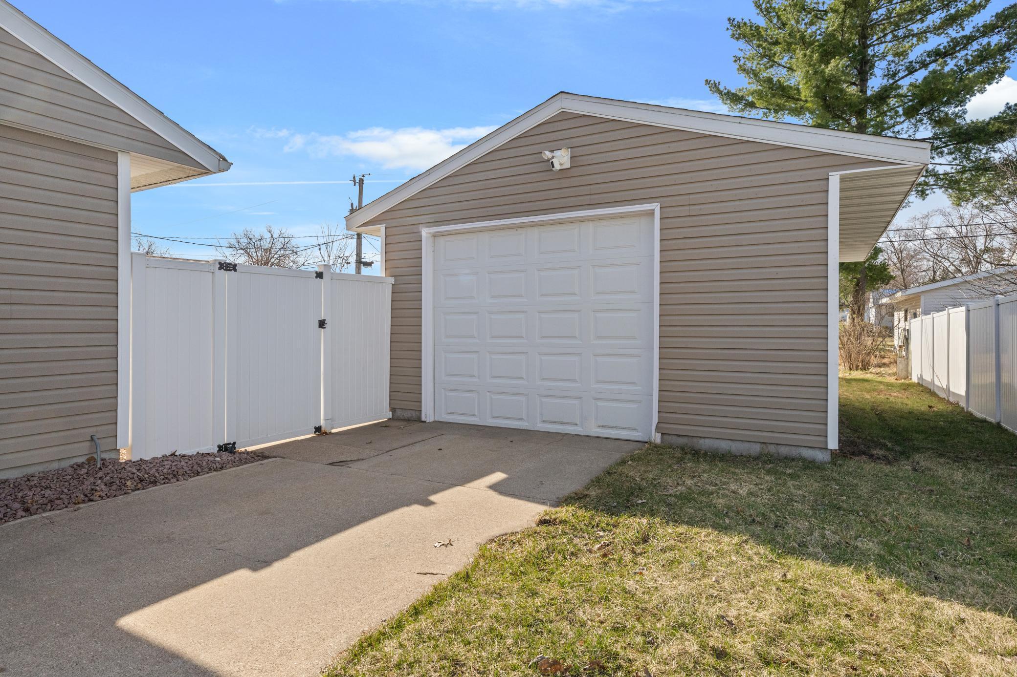 1220 Green Street Onalaska, WI 54650 - Photo 22 of 27