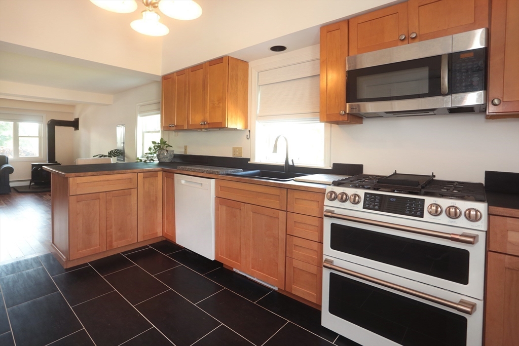 15 Clark Road Ipswich, MA 01938 - Photo 9 of 34