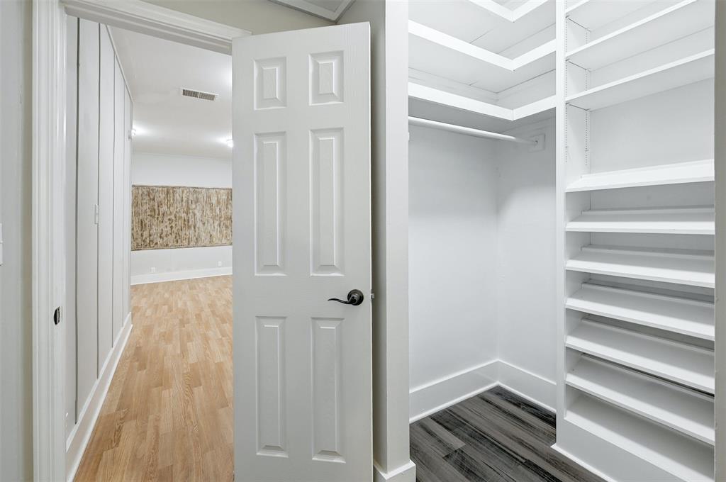 2511 San Gabriel Street Austin, TX 78705 - Photo 21 of 25 a view of a hallway