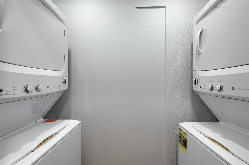 2511 San Gabriel Street Austin, TX 78705 - Photo 25 of 25 a bathroom with a sink and toilet