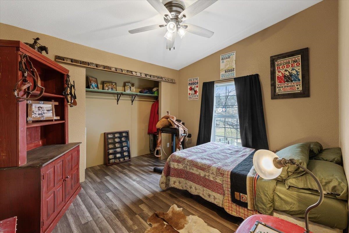 11515 East Heglar Road Mead, WA 99021 - Photo 14 of 40