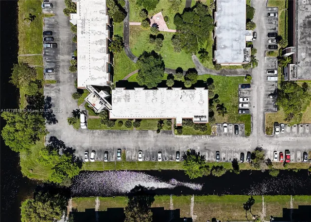 $175,000 | 7500 Northwest 17th Street, Unit 207, Plantation, FL 33313