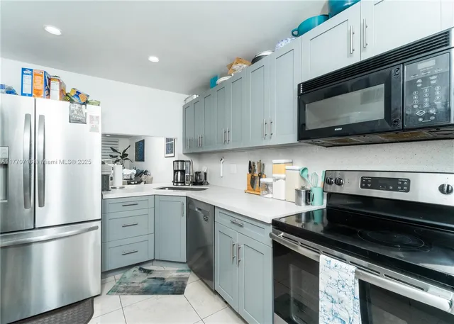 $175,000 | 7500 Northwest 17th Street, Unit 207, Plantation, FL 33313