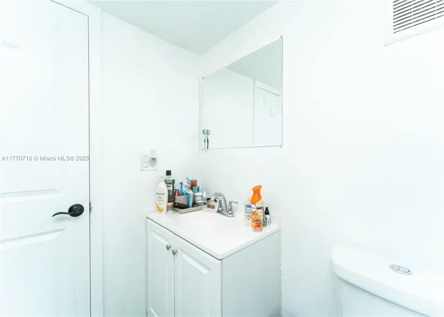 $175,000 | 7500 Northwest 17th Street, Unit 207, Plantation, FL 33313