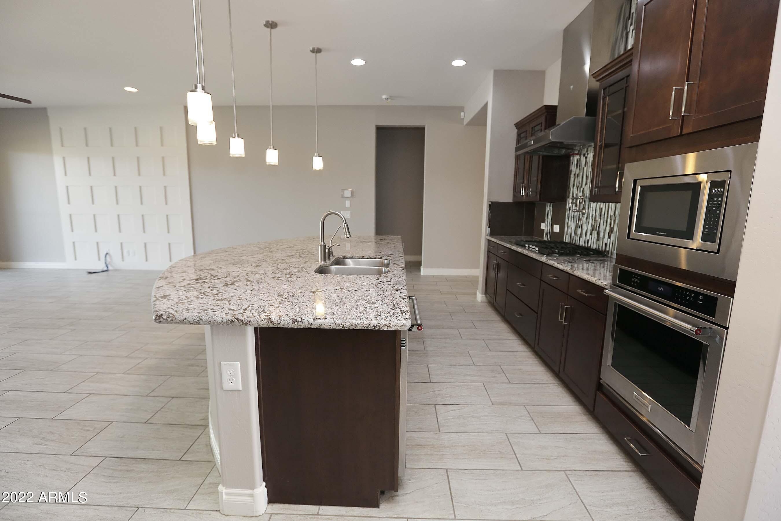 15680 West Berkeley Road Goodyear, AZ 85395 - Photo 5 of 62 Berkeley 41