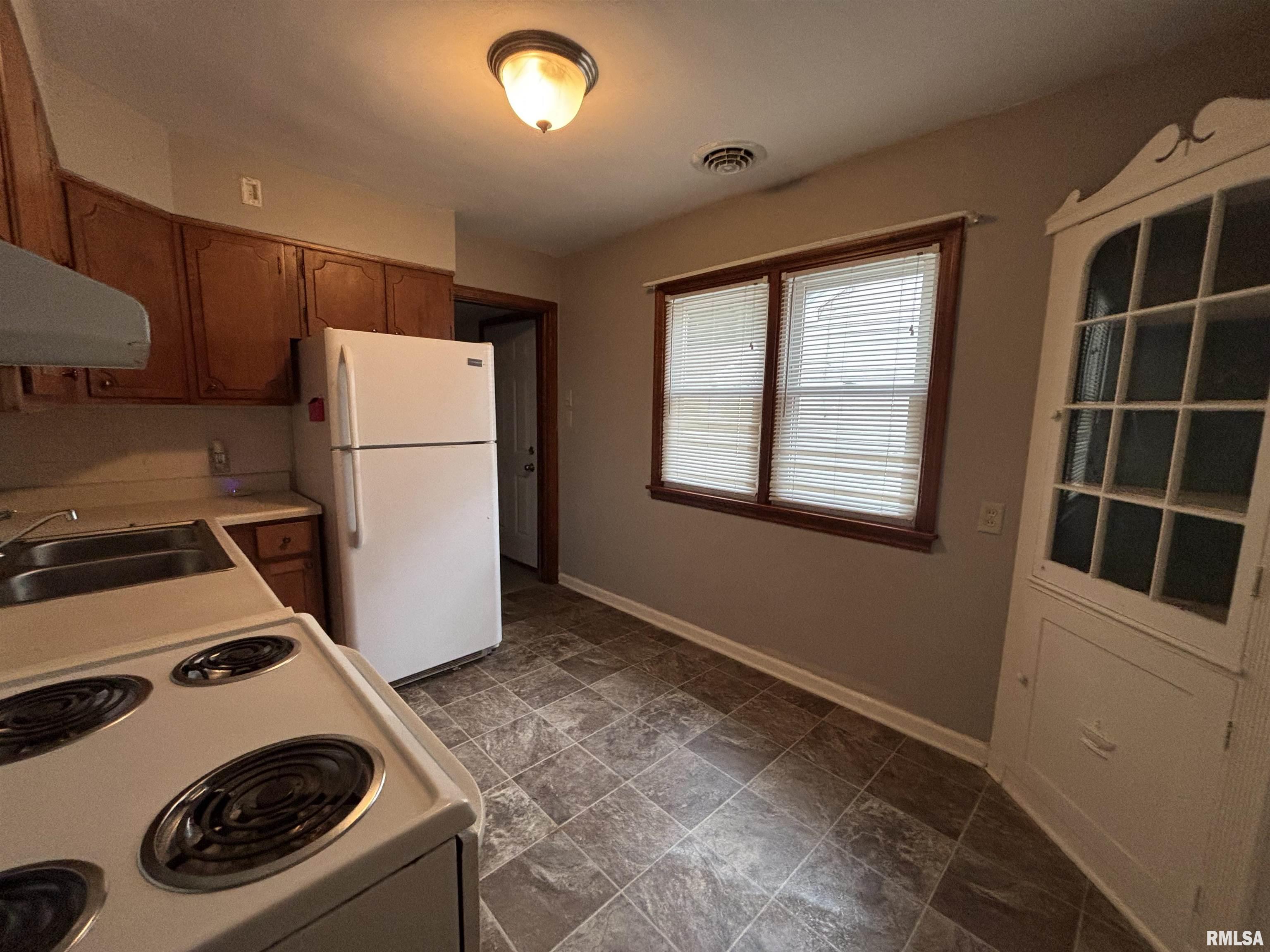 2118 South 9th Street Springfield, IL 62703 - Photo 8 of 12