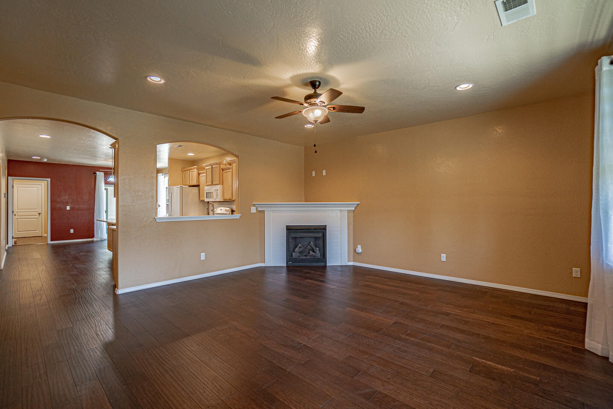 1491 Spring Street Medford, OR 97504 - Photo 6 of 28 DSC02102-HDR