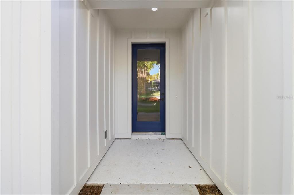 19126 Southwest 101st Street Dunnellon, FL 34432 - Photo 4 of 46 a view of an entryway