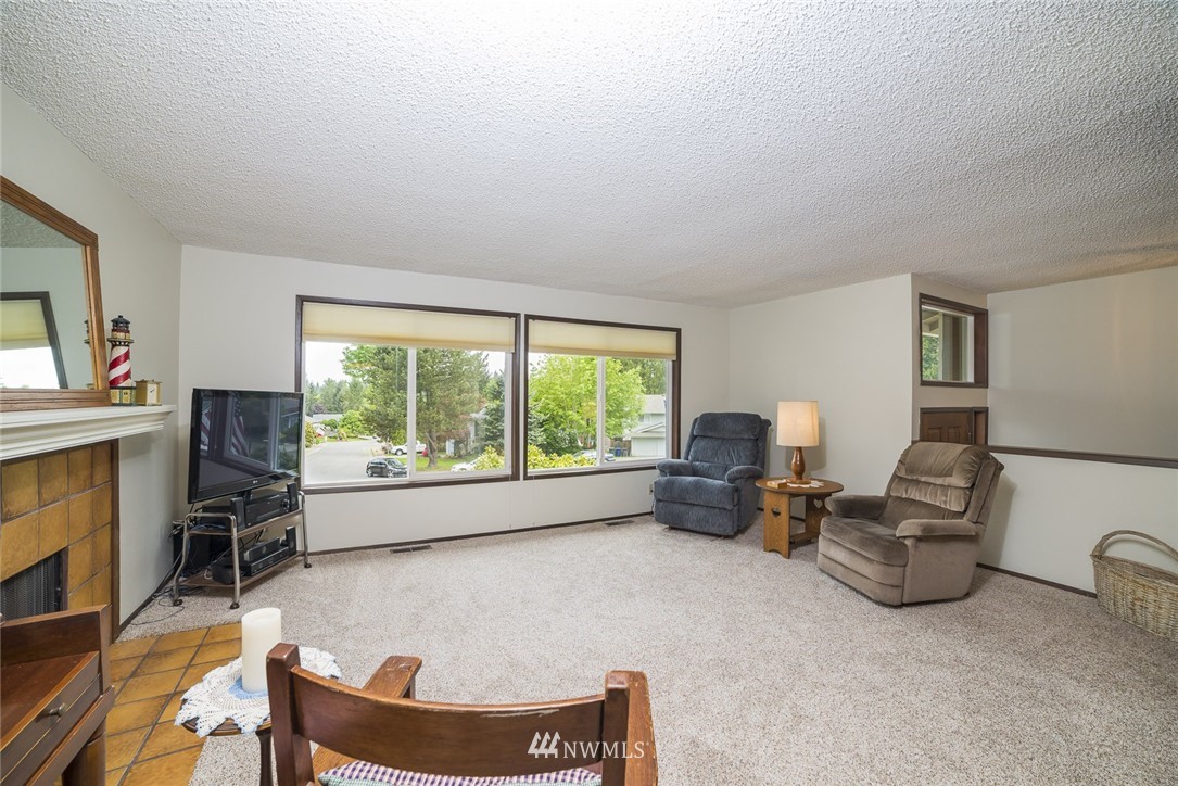 21924 8th Place West Bothell, WA 98021 - Photo 10 of 25