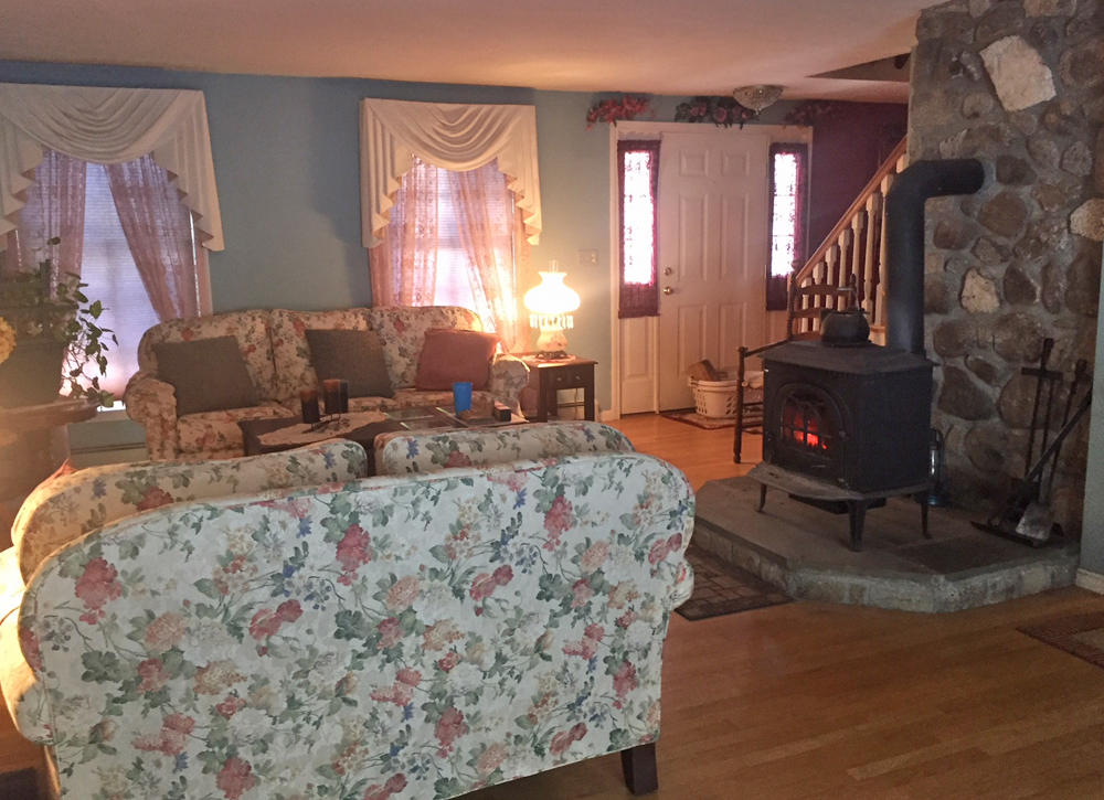 25 Pierce Drive Naples, ME 04055 - Photo 14 of 24 livingroom2