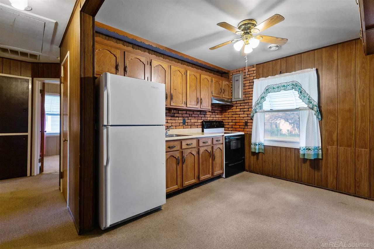 25185 Rosenbusch Boulevard Warren, MI 48089 - Photo 8 of 24 50050482-7.JPG