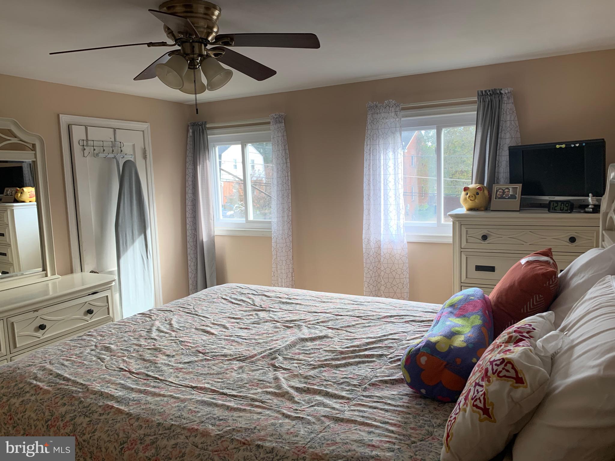 11916 Bluhill Road Silver Spring, MD 20902 - Photo 10 of 44