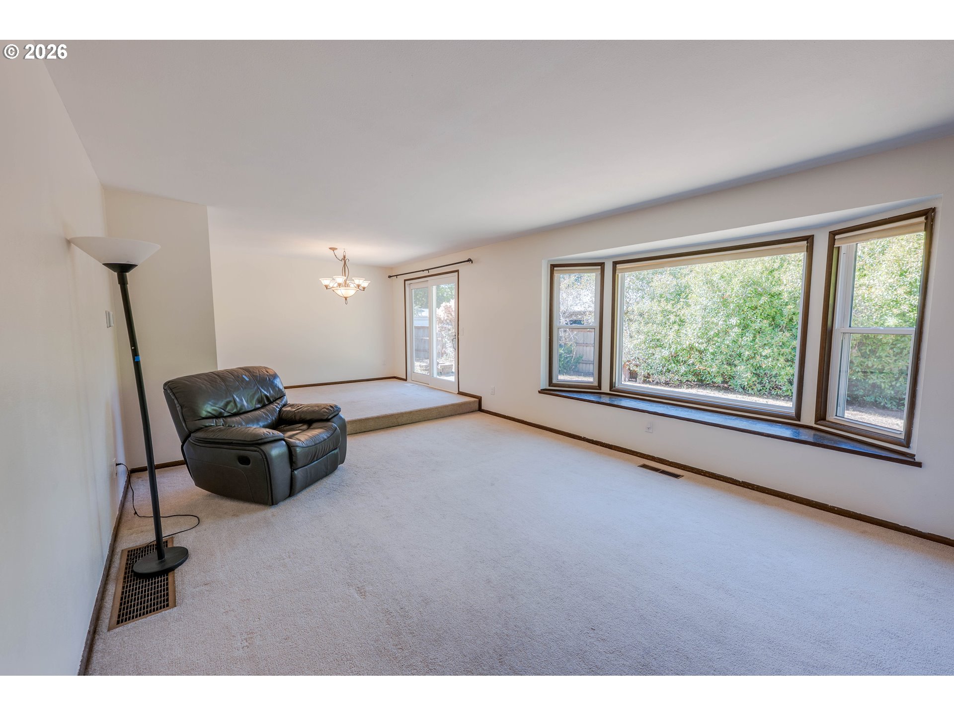 20775 Southwest Vienna Drive Beaverton, OR 97078 - Photo 13 of 37 Living Room/Dining Room