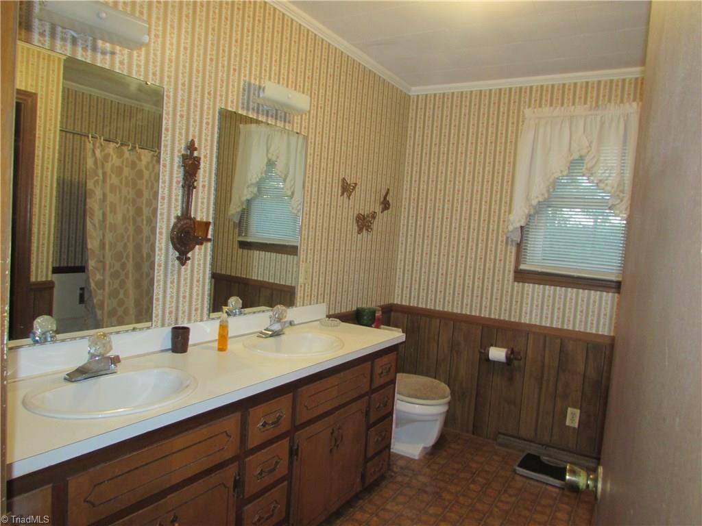 6421 Hidden Springs Road Denton, NC 27239 - Photo 10 of 20 Gallery Image 10