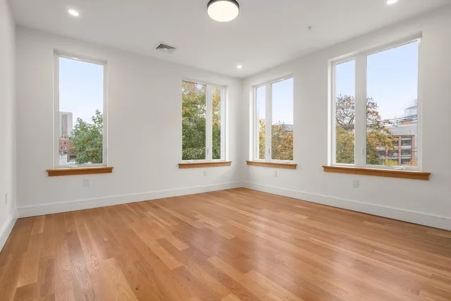 $1,870,000 | 58 Kent, Unit 301, Brookline, MA 02445