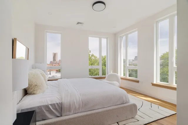 $1,870,000 | 58 Kent, Unit 301, Brookline, MA 02445