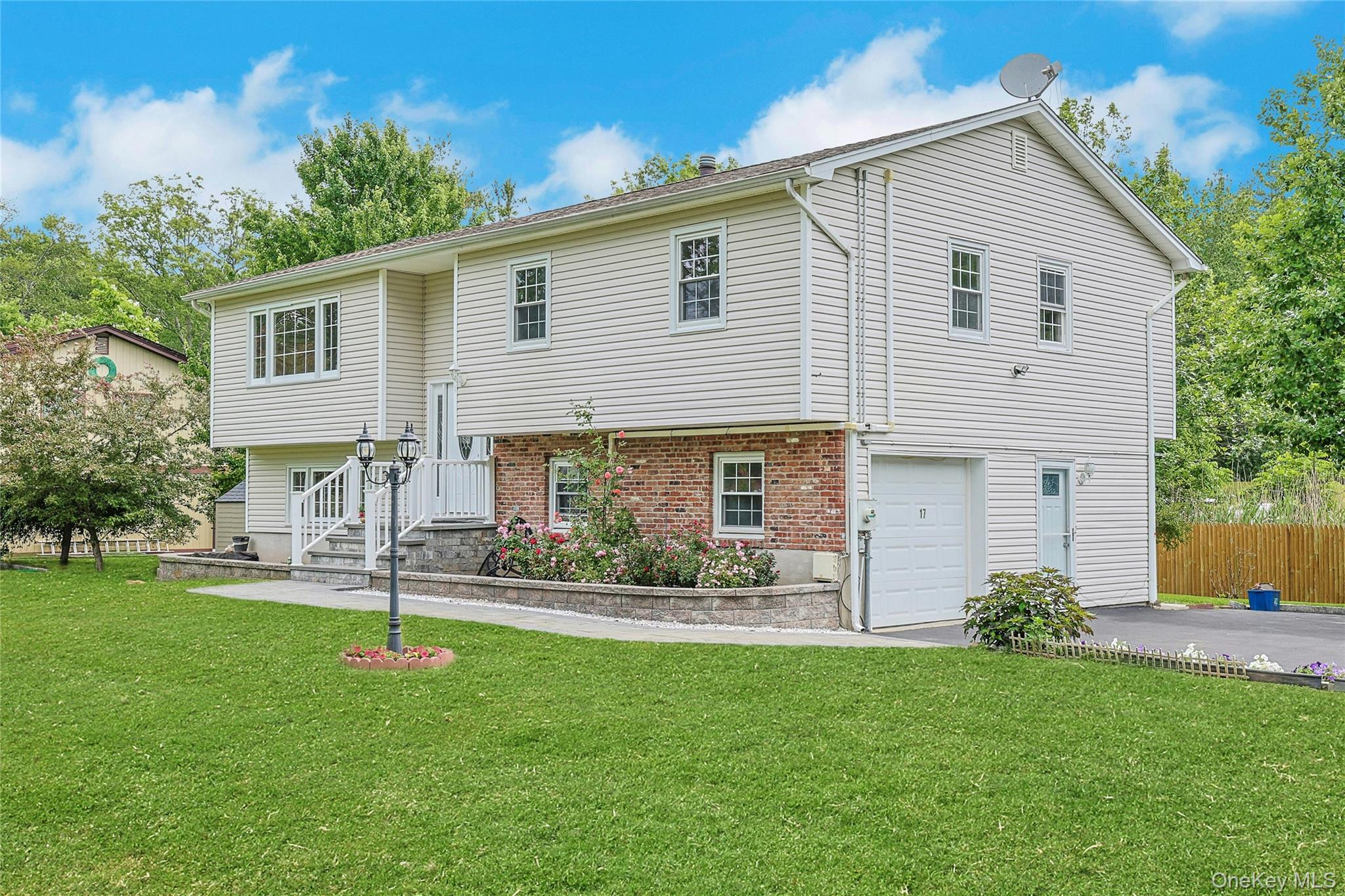 17 Quaspeak Road Congers, NY 10920 - Photo 1 of 28