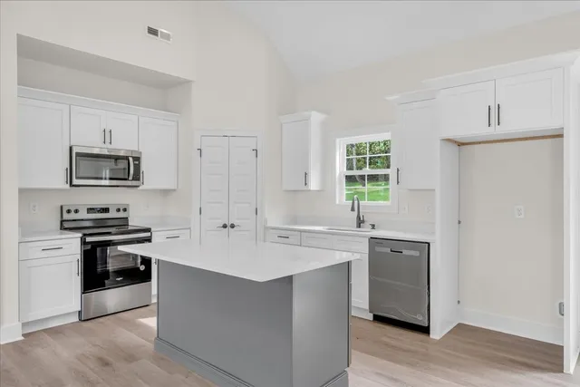 $319,900 | 441 Sherwood Drive, McMinnville, TN 37110