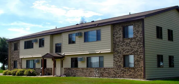 $725 | 120 Slocum Street, Unit 5, Holloway, MN 56249