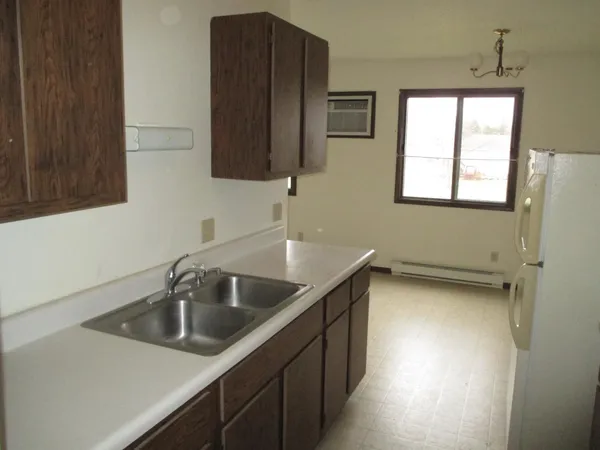 $725 | 120 Slocum Street, Unit 5, Holloway, MN 56249