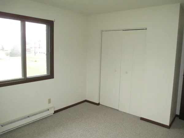 $725 | 120 Slocum Street, Unit 5, Holloway, MN 56249