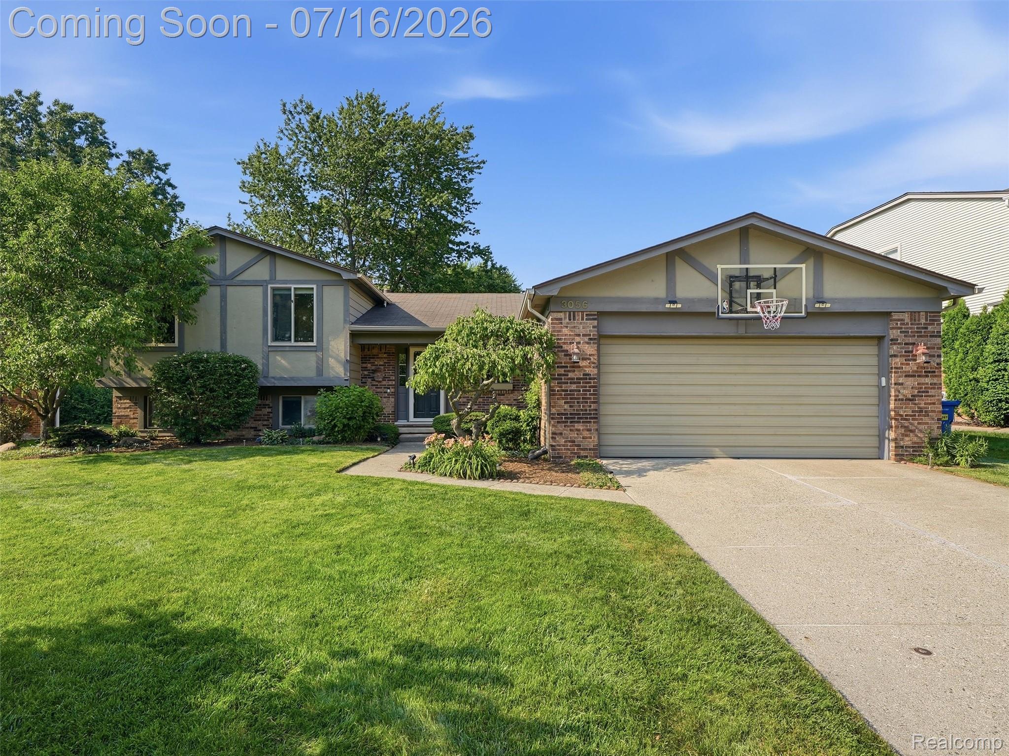 3056 Rolling Green Circle South Rochester, MI 48309 - Photo 1 of 45 01-DSC04474.jpg