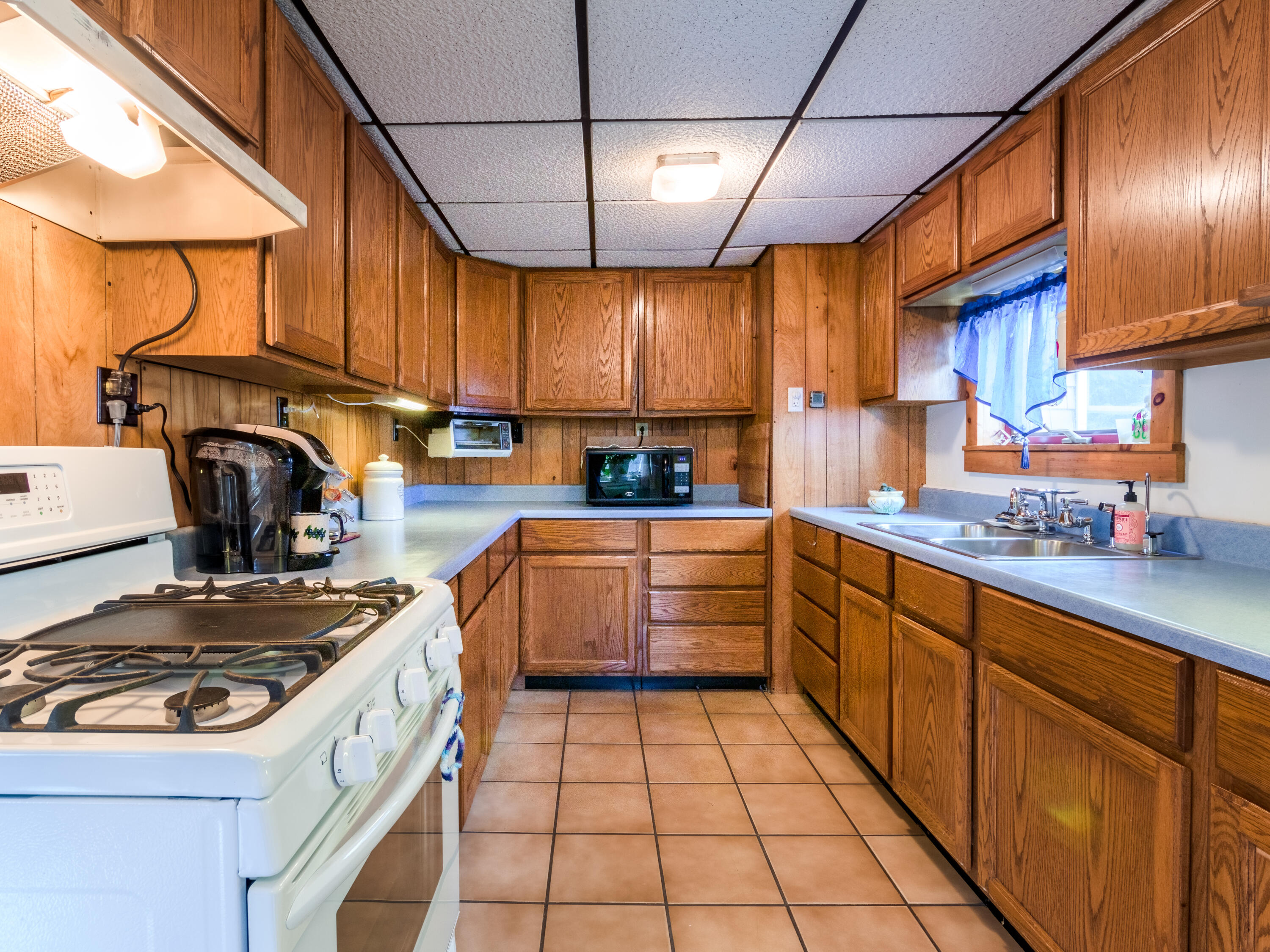 324 Quaker Road Sidney, ME 04330 - Photo 2 of 38 324 Kitchen.