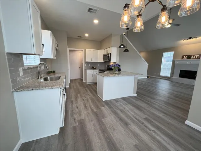 $2,400 | 1437 St Gallen Lane, Lewisville, TX 75067